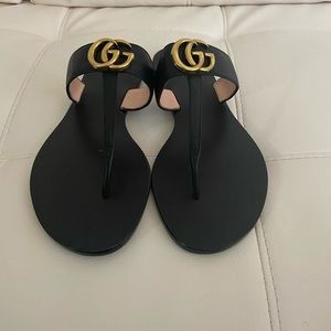 Gucci Leather Thong Sandals with Double G size 10